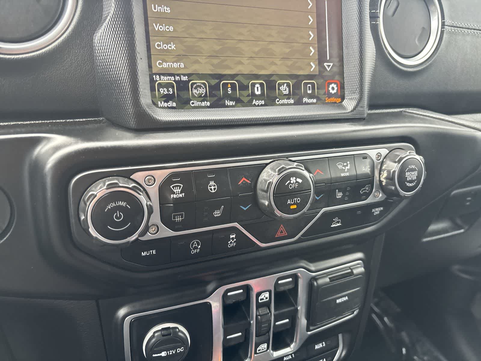 Certified 2020 Jeep Gladiator Overland AWD/4WD image 26