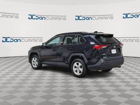 Used 2021 Toyota RAV4 LE AWD/4WD image 6