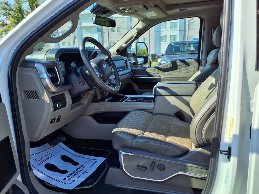 Used 2025 Ford F450 Platinum w/ Platinum Plus Package AWD/4WD image 14