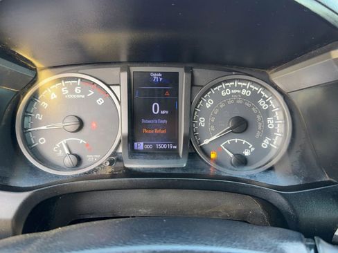 Used 2019 Toyota Tacoma TRD Sport image 19