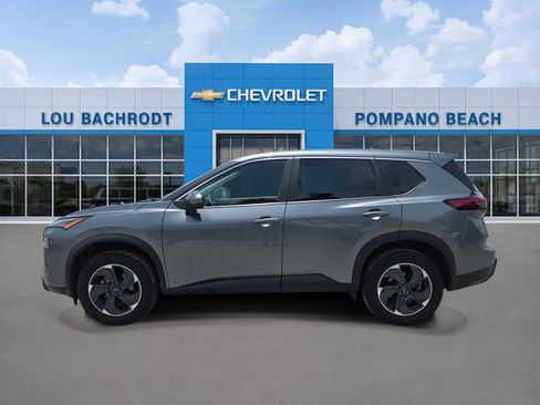 Used 2024 Nissan Rogue SV FWD image 4