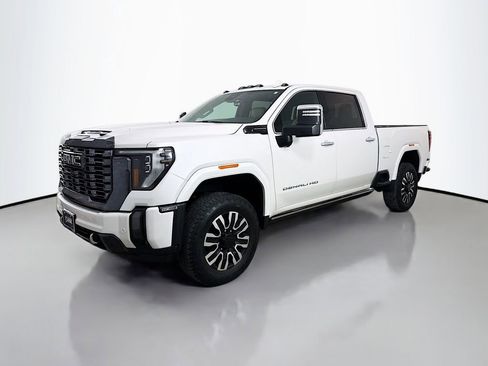 Used 2024 GMC Sierra 2500 Denali Ultimate image 3