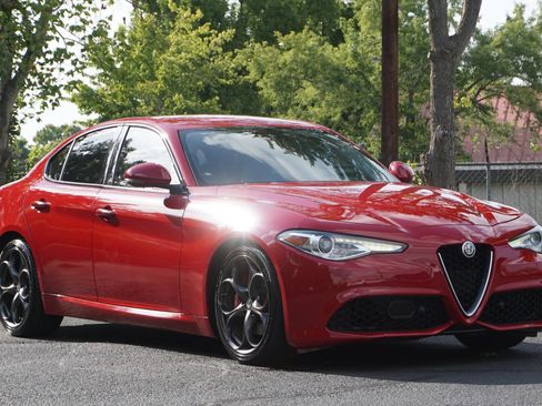Used 2018 Alfa Romeo Giulia Ti Sport w/ Quick Order Package 22U Sport RWD image 3