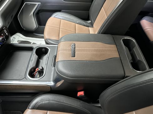 Used 2024 Chevrolet Silverado 2500 High Country w/ Technology Package image 47