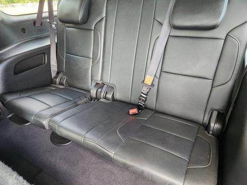 Used 2019 Chevrolet Suburban LT RWD image 23