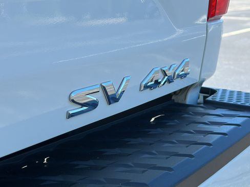 Used 2024 Nissan Titan SV w/ SV Convenience Package image 9