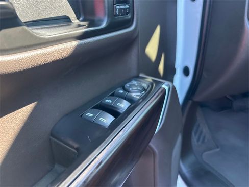 Used 2020 GMC Sierra 1500 SLT image 23