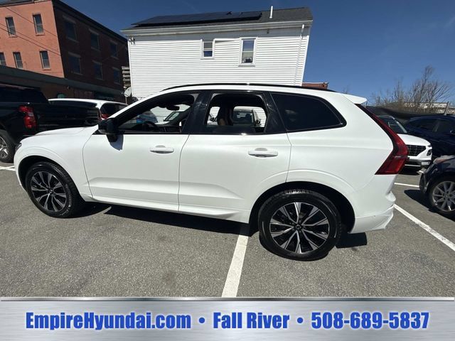 Used 2023 Volvo XC60 B5 Plus AWD/4WD image 11