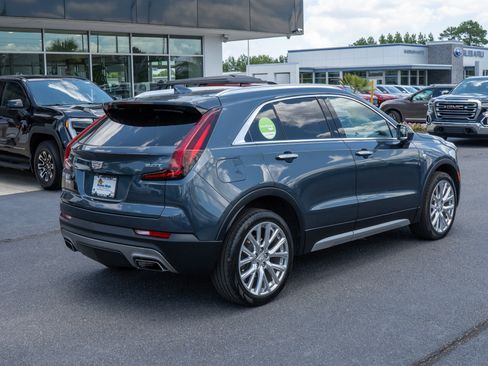 Used 2019 Cadillac XT4 Premium Luxury w/ Cold Weather Package FWD image 3