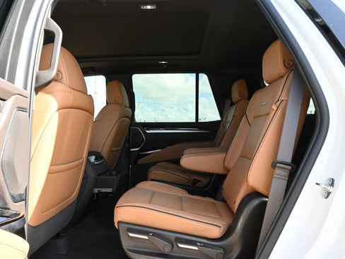 Certified 2025 Cadillac Escalade Premium Luxury w/ LPO, Floor Liner Package AWD/4WD image 20