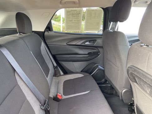Used 2023 Chevrolet TrailBlazer LT FWD image 21