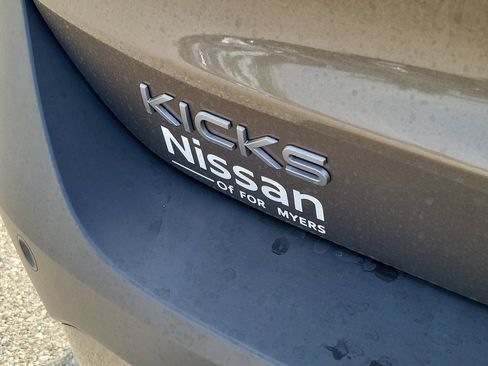 Used 2025 Nissan Kicks S FWD image 9
