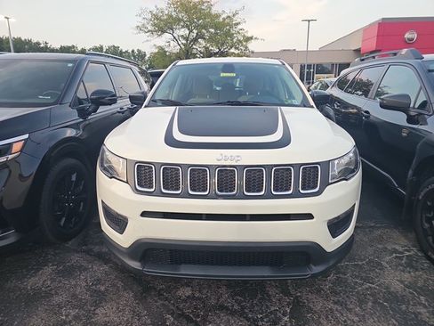 Used 2018 Jeep Compass Sport w/ Tech Group AWD/4WD image 3