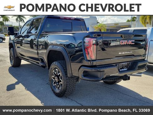 Used 2024 GMC Sierra 2500 AT4X image 5