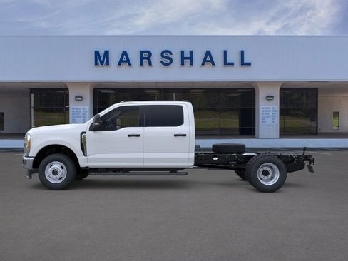 New 2026 Ford F350 XL w/ XL Chrome Package image 3