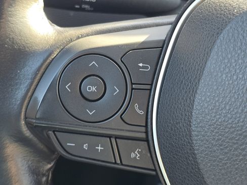 Used 2022 Toyota Corolla Cross LE image 10