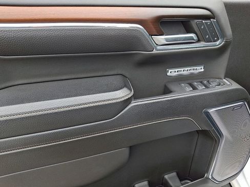 Used 2024 GMC Sierra 1500 Denali AWD/4WD image 12