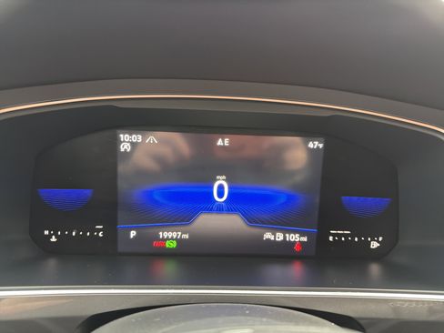 Used 2023 Volkswagen Tiguan SE R-Line image 13