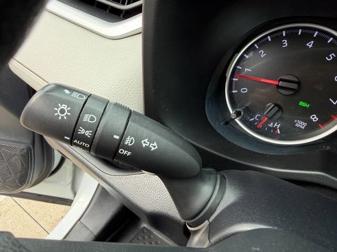 Used 2019 Toyota RAV4 XLE w/ All Weather Liner Package AWD/4WD image 32