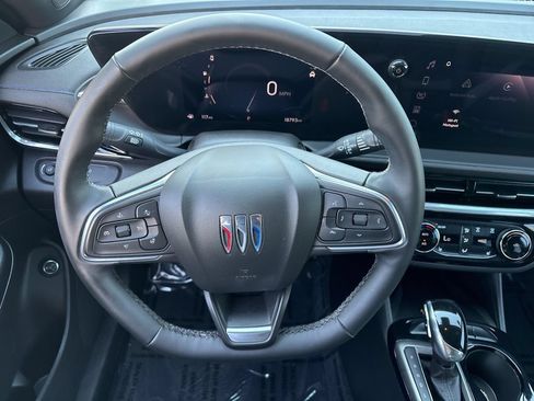 Used 2024 Buick Envista Sport Touring w/ Convenience I Package FWD image 18