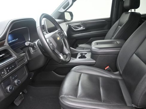Used 2023 Chevrolet Suburban LT RWD image 12