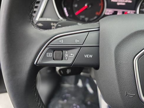 Used 2022 Audi Q5 2.0T Premium w/ Convenience Package image 17