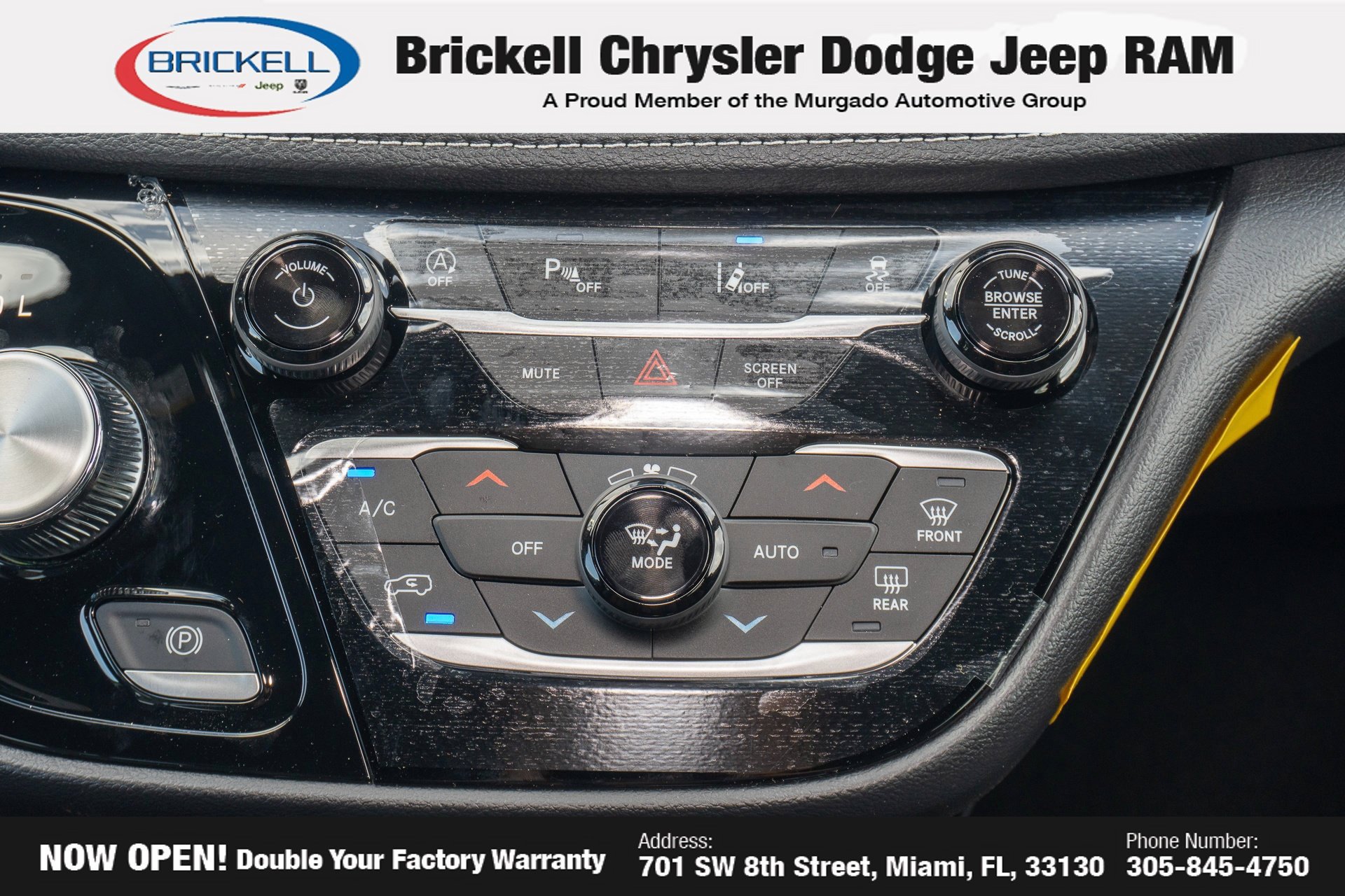 New 2027 Chrysler Pacifica Select FWD image 24