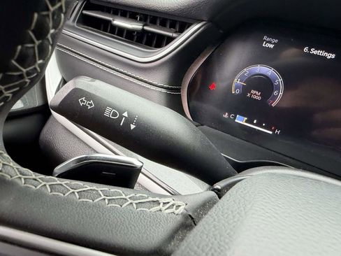 Used 2023 Jeep Grand Cherokee Laredo AWD/4WD image 35