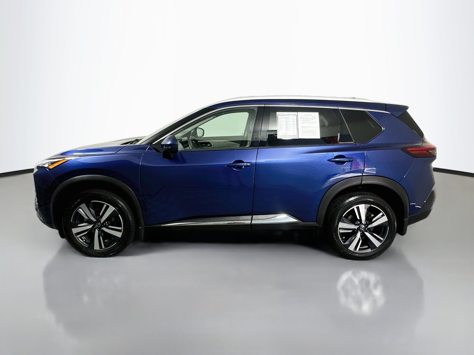 Used 2021 Nissan Rogue SL w/ Premium Package FWD image 4
