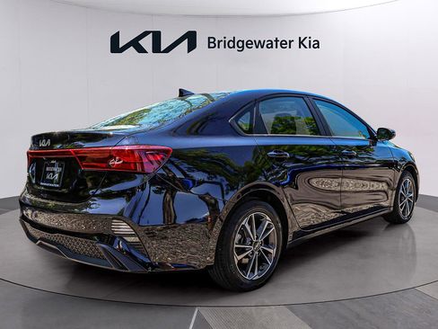 Certified 2024 Kia Forte LXS w/ LXS Technology Package FWD image 6