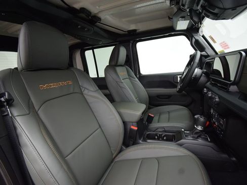 New 2026 Jeep Gladiator Mojave w/ Steel Bumper Group image 20