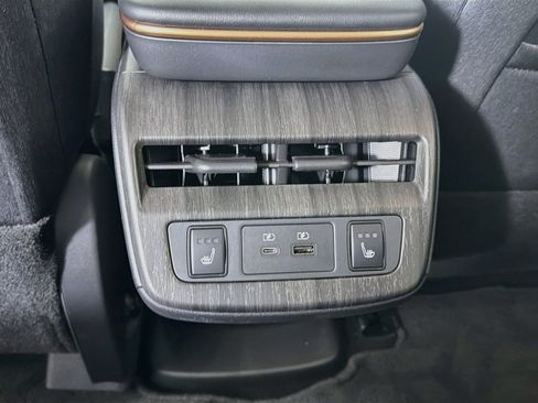 Used 2024 Nissan Ariya AWD image 27
