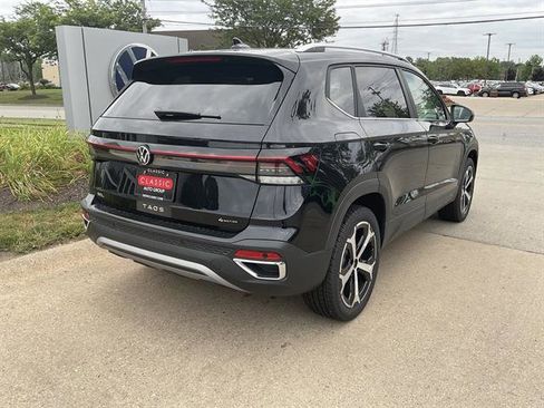 New 2025 Volkswagen Taos SEL image 5