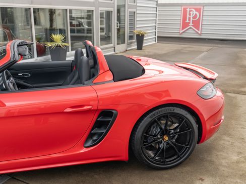 Used 2024 Porsche 718 Boxster image 5