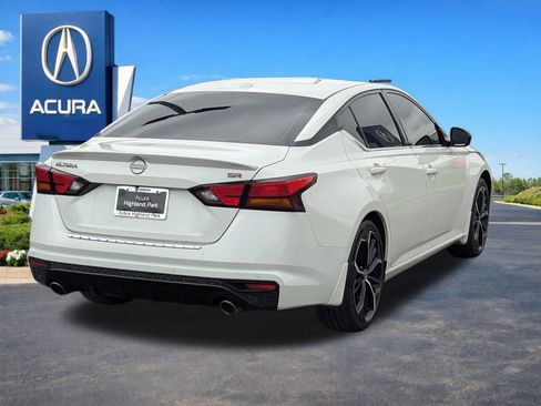 Used 2023 Nissan Altima 2.5 SR w/ SR Premium Package image 15