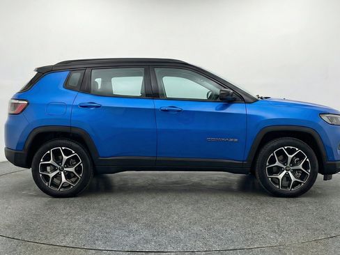 Used 2025 Jeep Compass Limited AWD/4WD image 11