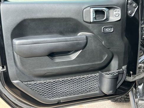 Used 2023 Jeep Gladiator Sport AWD/4WD image 16