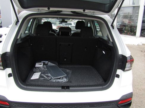 New 2026 Volkswagen Taos S image 9