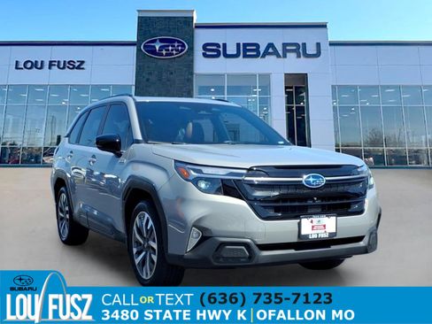 Used 2025 Subaru Forester Touring w/ Touring Package AWD/4WD image 1