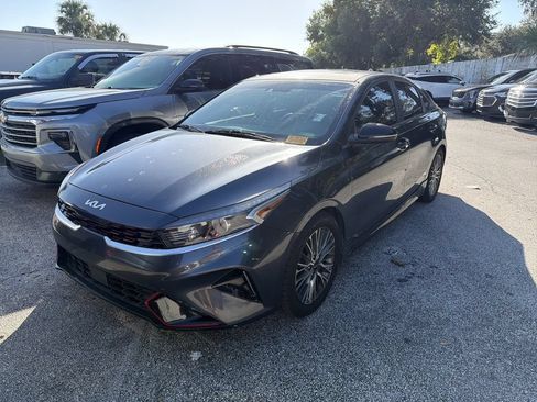 Used 2022 Kia Forte GT-Line w/ GT-Line Premium Package FWD image 3