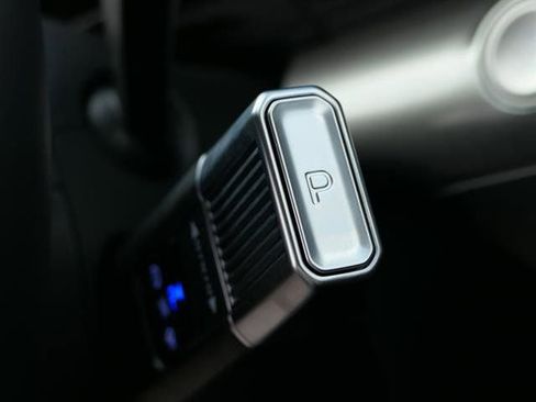 New 2025 Hyundai Kona SEL image 17