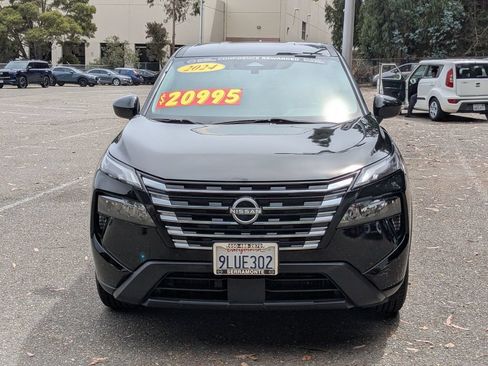 Used 2024 Nissan Rogue SV FWD image 3