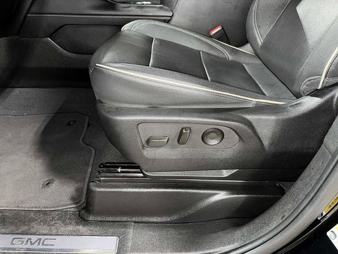 Used 2023 GMC Yukon SLT image 24