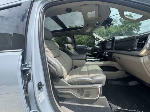 Used 2026 Ford F250 Platinum w/ Platinum Plus Package AWD/4WD image 9