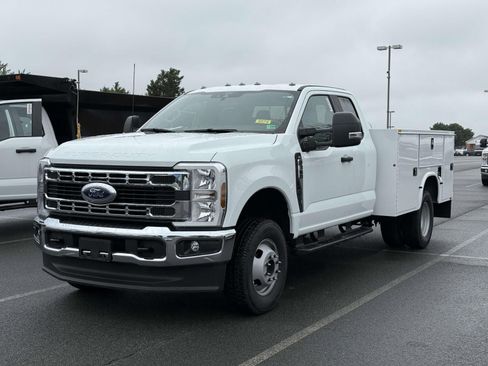 New 2025 Ford F350 XL w/ XL Chrome Package image 5