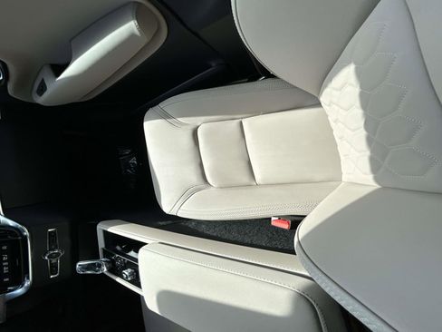 New 2026 Volvo XC90 B6 Plus w/ Protection Package Premier image 15