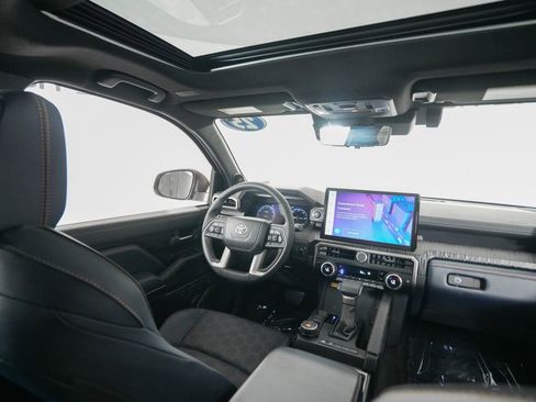 Used 2025 Toyota 4Runner Platinum AWD/4WD image 16