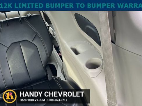Used 2024 Chrysler Pacifica Touring-L image 45