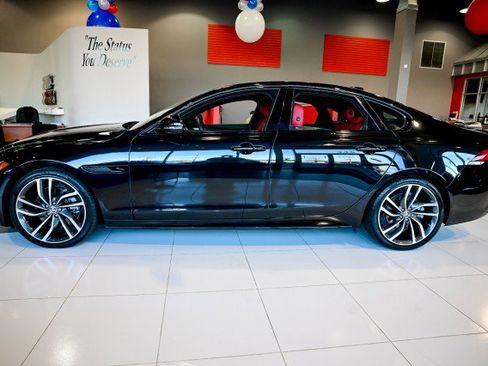 Used 2024 Jaguar XF R-Dynamic SE image 9