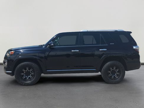 Used 2023 Toyota 4Runner Limited AWD/4WD image 2